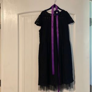 Black lace dress. Size 8, worn once for a wedding. Bought on Etsy.